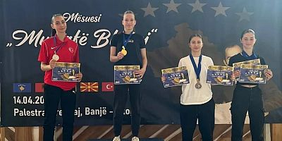 Nilüferli karateciler madalyalarla döndü
