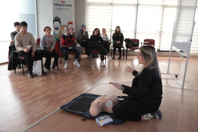 İBB Gençlik Ofisleri'nde üçüncü dönem başladı