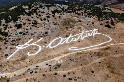 Dünyanın en büyük Atatürk imzası Gemlik’te yenilendi