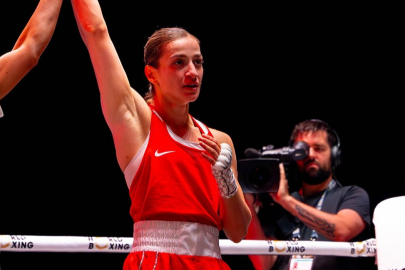 Bir finalde Buse Naz Çakıroğlu'ndan... Dünya Boks Şampiyonası’nda finale yükseldi